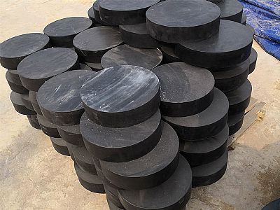 偃师市板式橡胶支座由若干层橡胶片与薄钢板经加压硫化